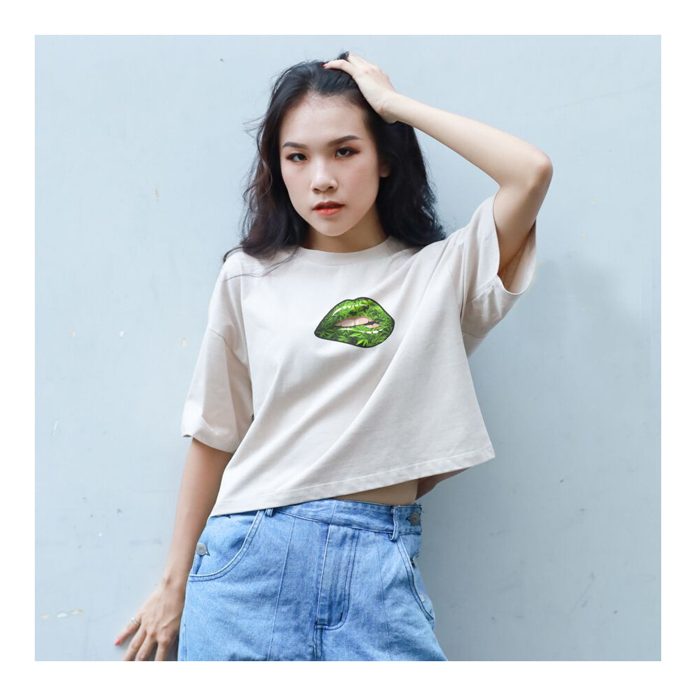 Áo Croptop tay lỡ hình đôi môi xanh - Be - KA18052003 - KAK