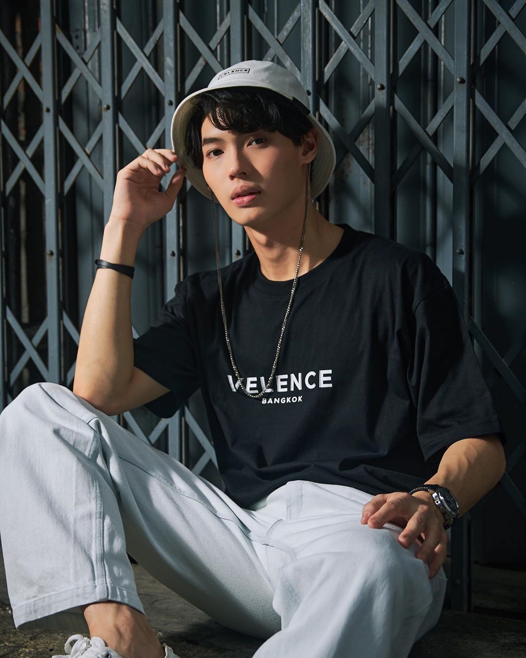 Win win VELENCE Tシャツ 黒白2枚セット Win win VELENCE Tシャツ 黒白2