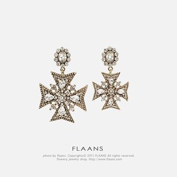 Hoa Tai FLAANS Pitcha Coro E