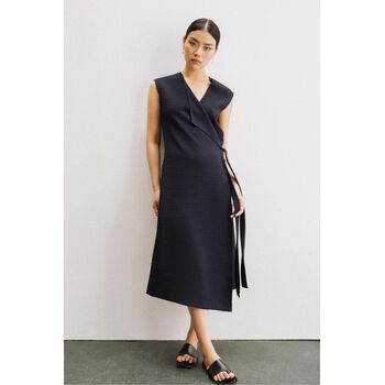 Đầm suông xếp ly thắt 1 bên - 10F20DREW020