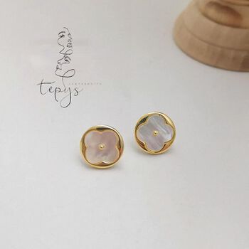 Bông tai họa bốn lá không phai màu