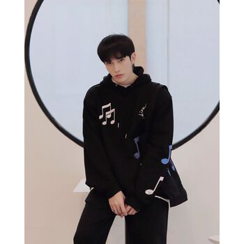 MUSICAL NOTE HOODIE BLACK