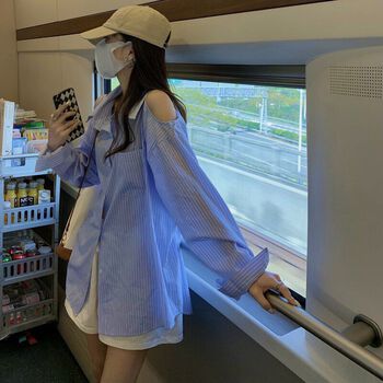 Áo sơ mi nữ khoét vai hoạ tiết kẻ sọc xanh dương basic ulzzang TOT - Made by Toneontone Áo sơ mi nữ khoét vai hoạ tiết kẻ sọc xanh dương basic ulzzang TOT - Made by Toneontone