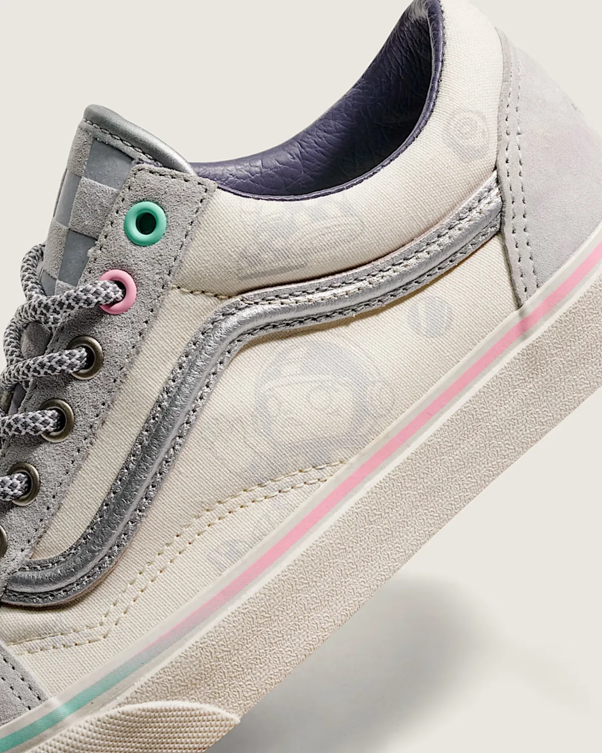 Giày VANS OLD SKOOL SPACE MOLLY REFLECTIVE MARSHMALLOW/MULTI