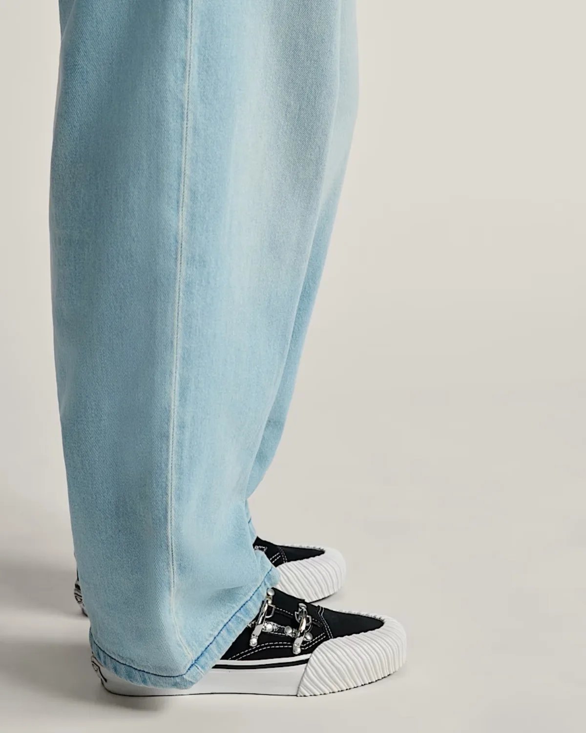 Giày VANS PREMIUM OLD SKOOL WRAP KARINA BLACK/WHITE