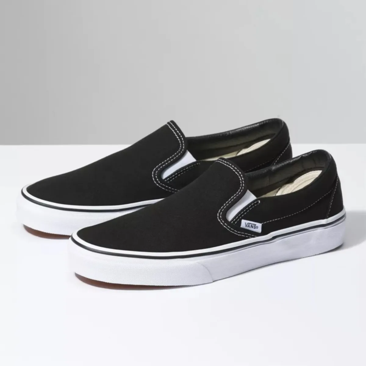 VANS CLASSIC SLIP-ON BLACK/WHITE