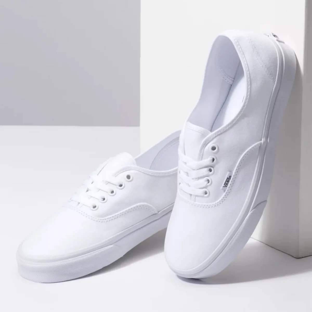 VANS CLASSIC AUTHENTIC TRUE WHITE