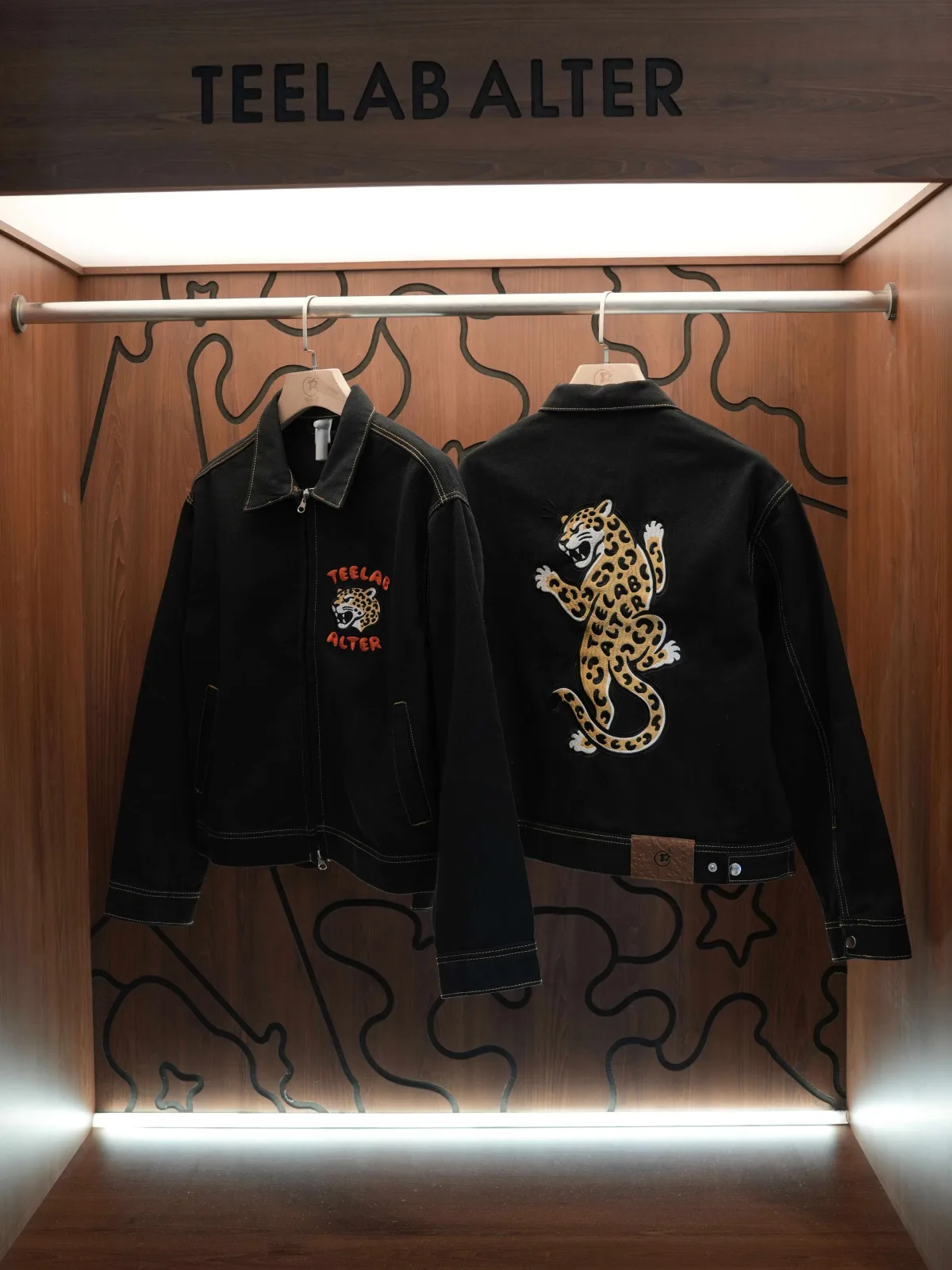Áo Khoác Teelab Alter Regular Denim Animal Jacket AK146
