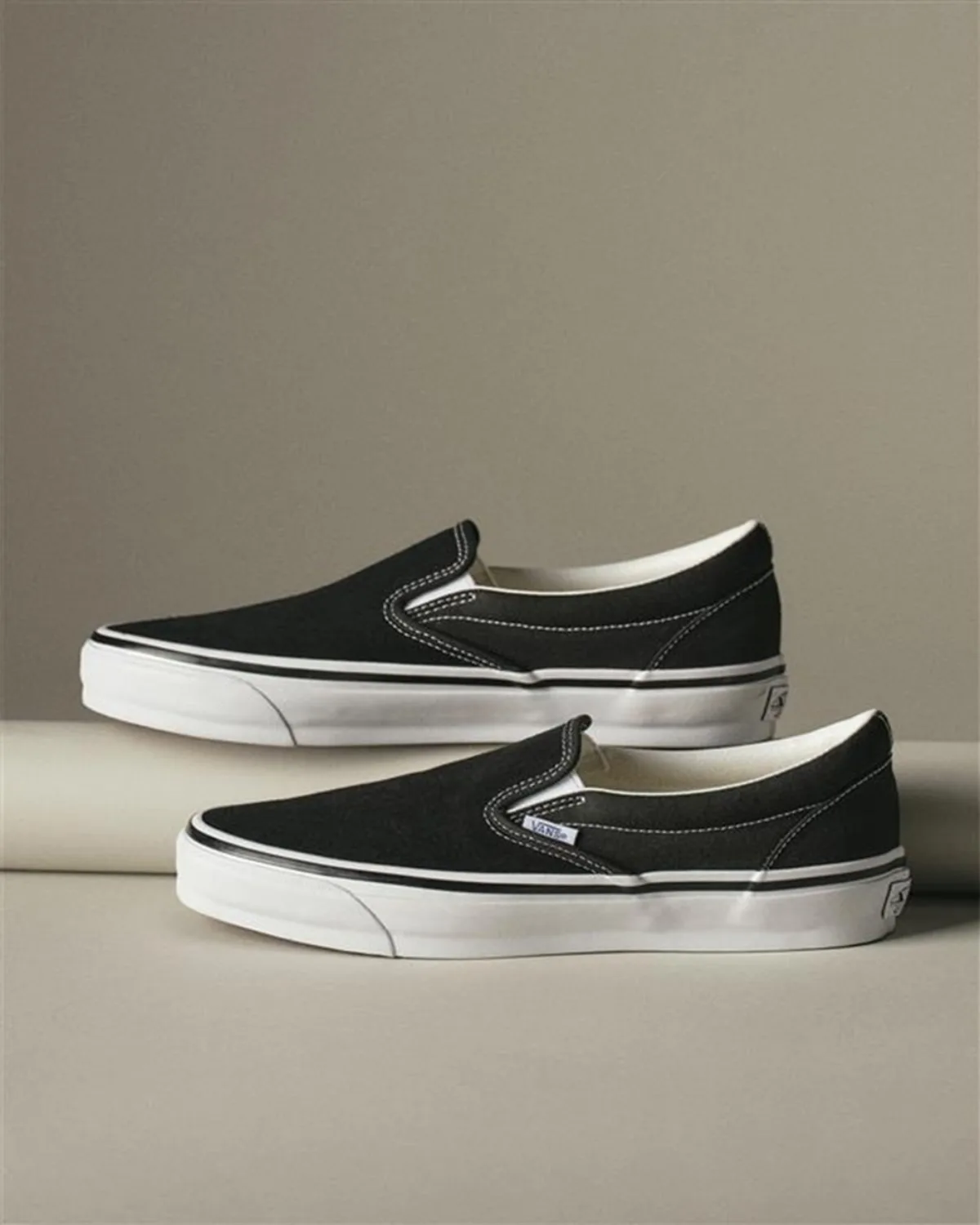 Giày VANS PREMIUM SLIP ON CLASSIC BLACK/WHITE