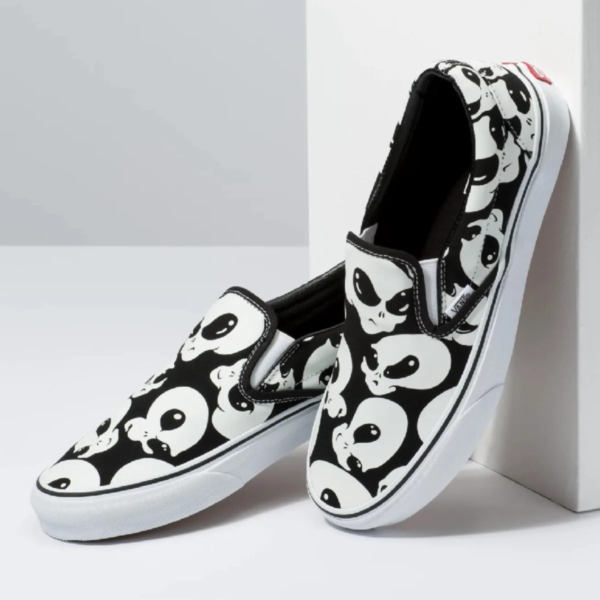 VANS ALIEN GHOSTS SLIP-ON