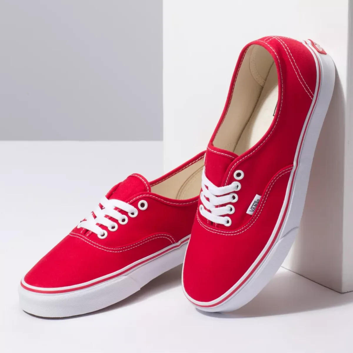 VANS CLASSIC AUTHENTIC RED