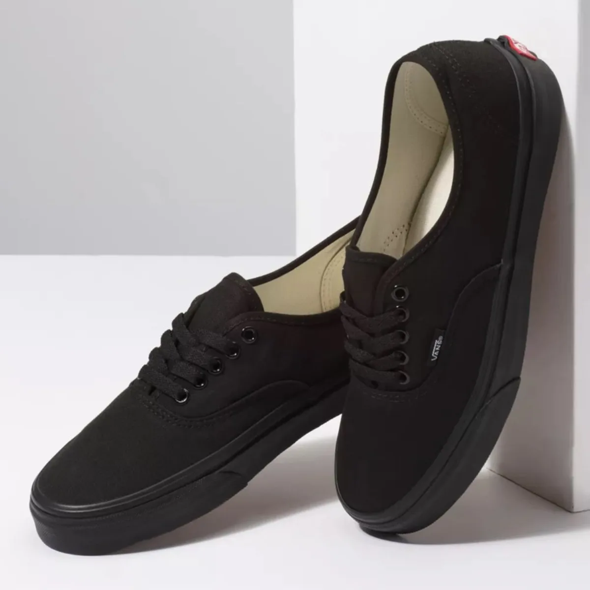 VANS AUTHENTIC CLASSIC BLACK/BLACK