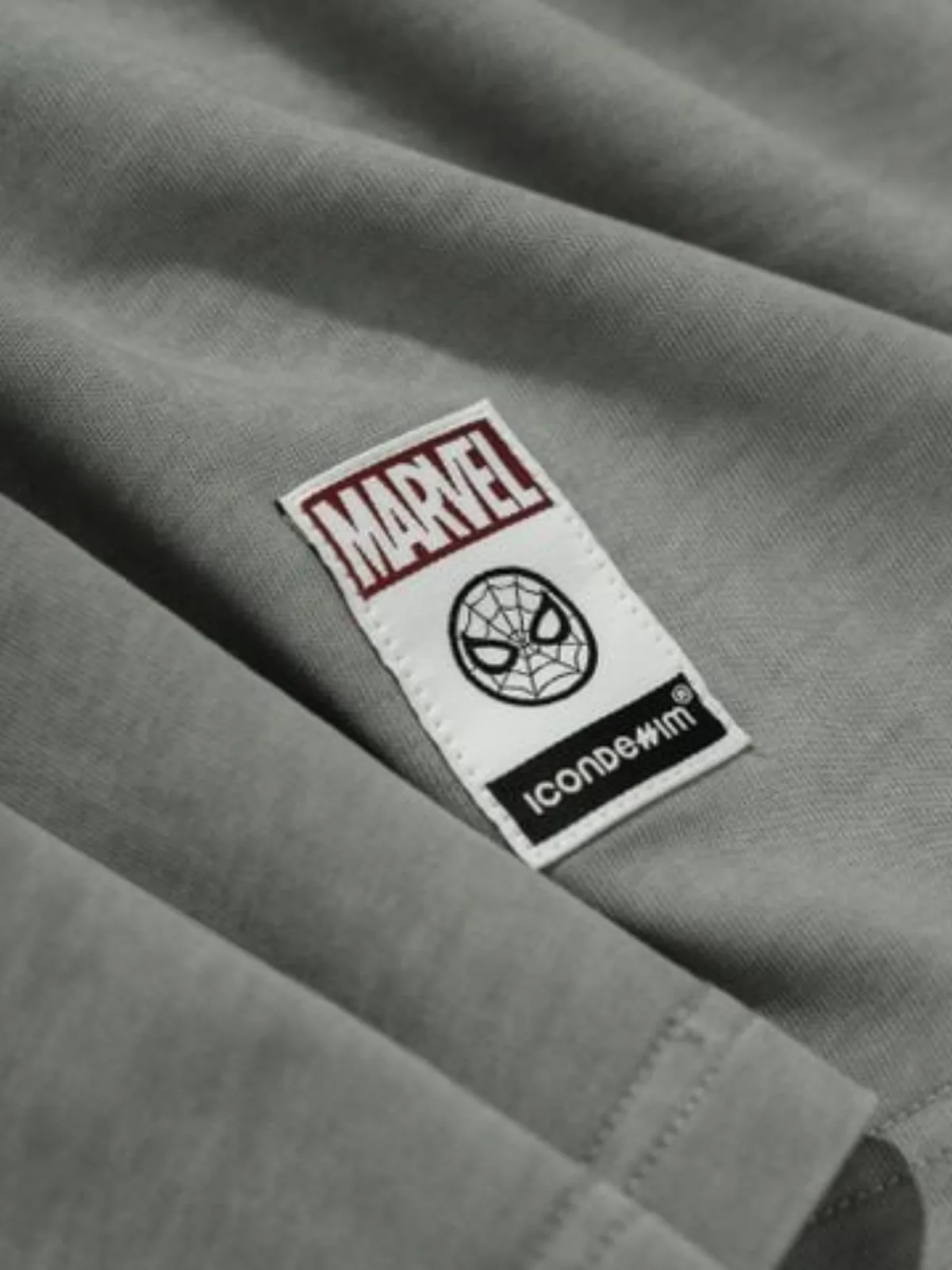[ICONDENIM® MARVEL COLLECTION] Áo Thun Nam Marvel Spider-Man Behind The Mask Form Regular ATID0767