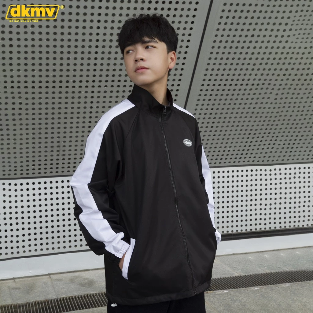 Áo khoác dù form rộng màu đen phối tay sọc cổ trụ DKMV Highlight Jacket | K11-AK1