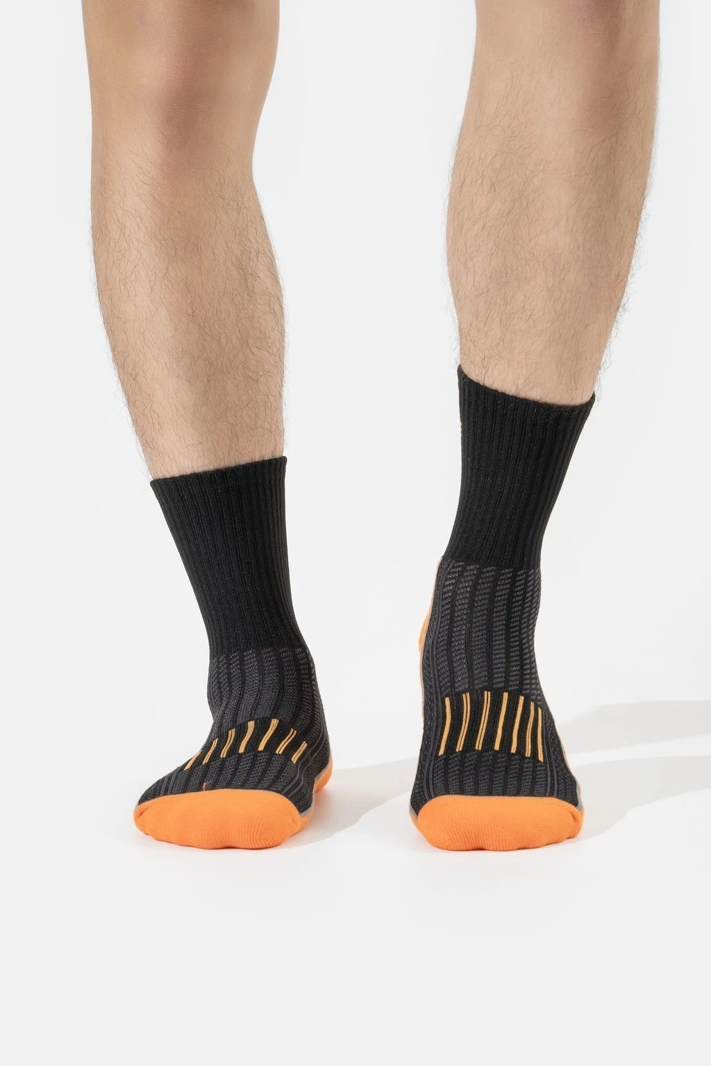 Tất cổ trung chạy bộ running, tất thể thao dệt mesh, đệm chân êm ái, chống trượt, thấm hút mồ hôi tốt Coolmate