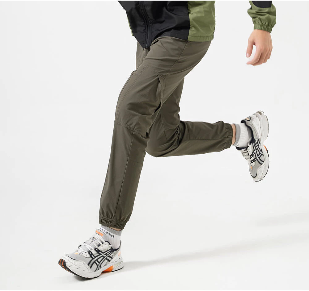 Quần dài thể thao nam Jogger UT đa năng, trượt nước, co giãn, độ bền cao - Coolmate