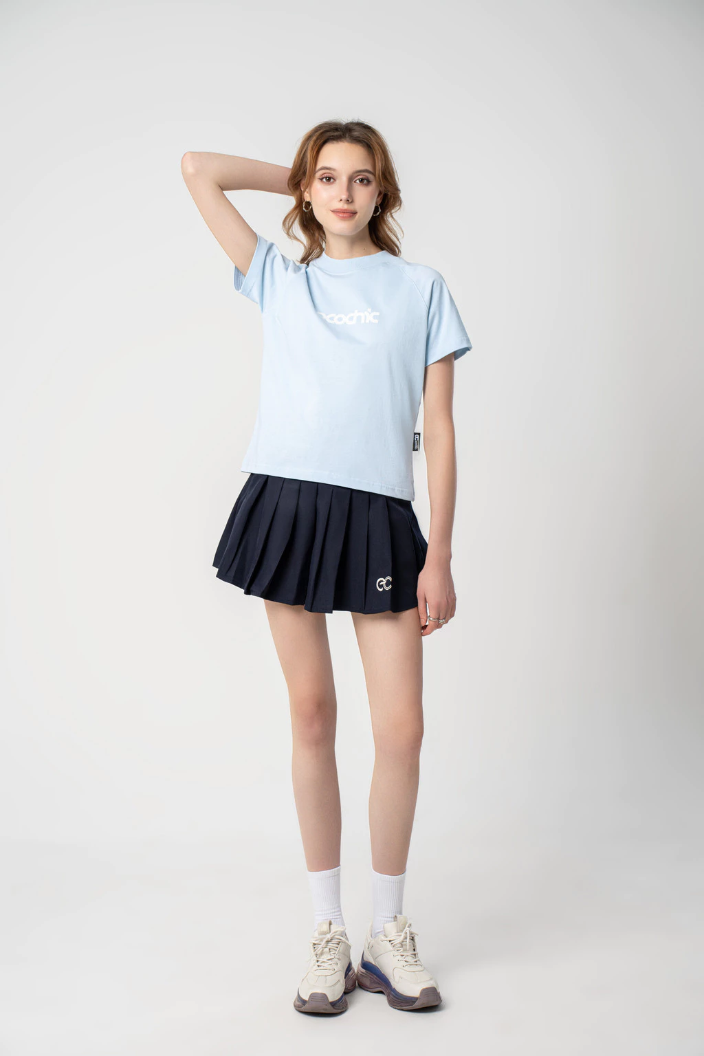Chân Váy Xếp Li Nữ Ngắn Dáng Xoè ECOCHIC LUX SKIRT ESSENTIALS Logo Thêu Local Brand Màu Than Trắng Be B037