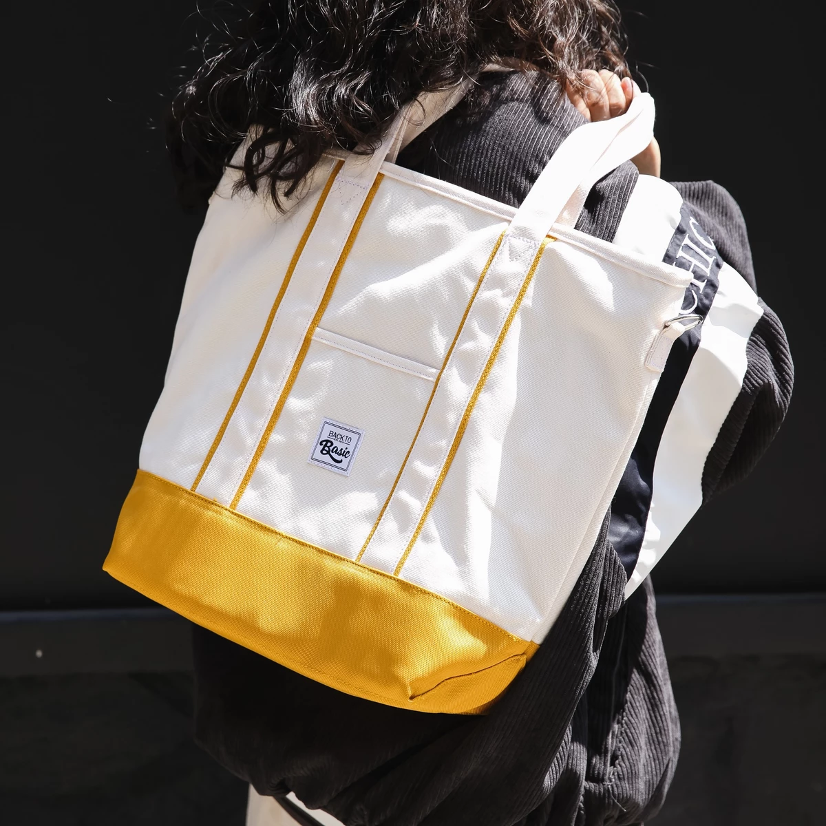 Túi Tote Ichi Back To Basic vải canvas loại dày có khóa kéo có ngăn laptop và nhiều ngăn nhỏ bên trong