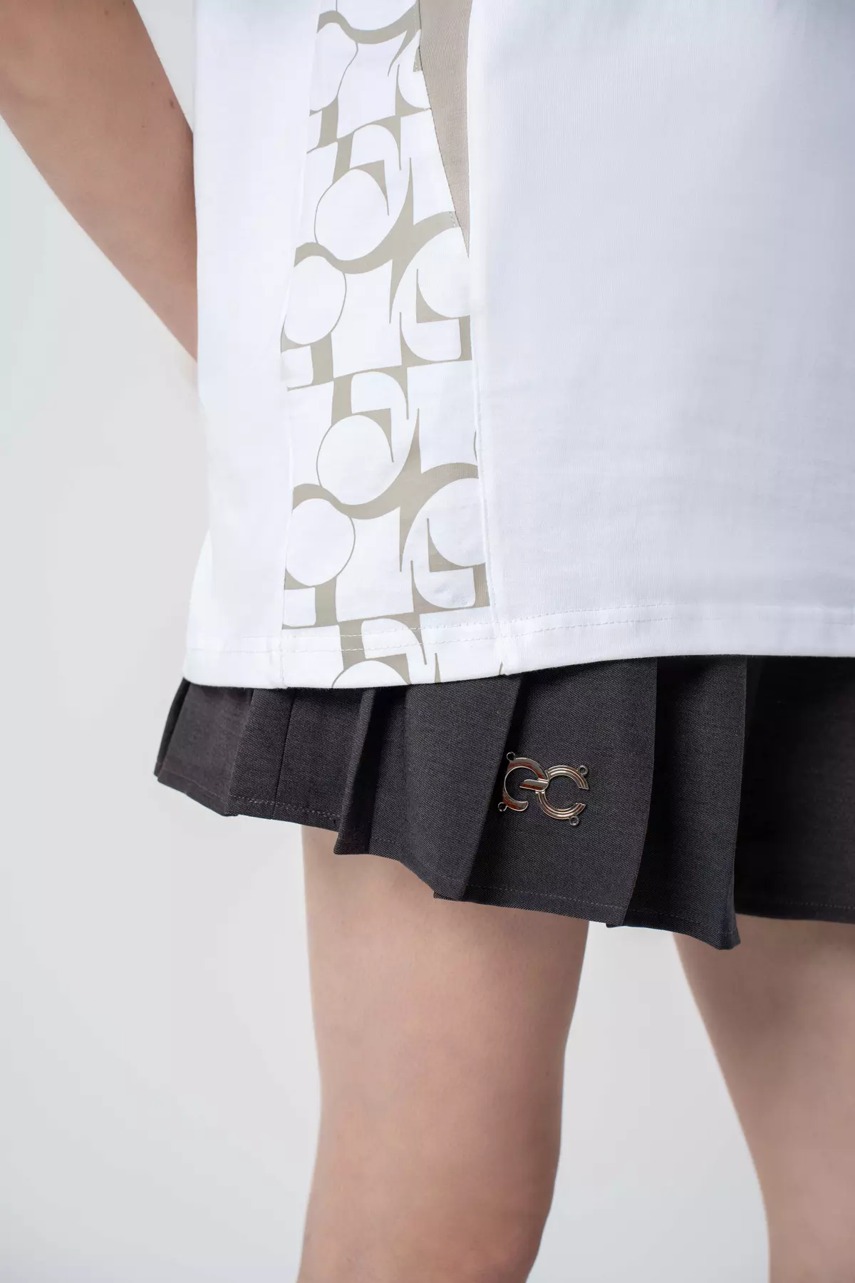 Chân Váy Xếp Ly Dáng Xoè Ngắn ECOCHIC Tennis Skirt Trắng Đen Xám Hồng Nâu Có Lót Trong New F537