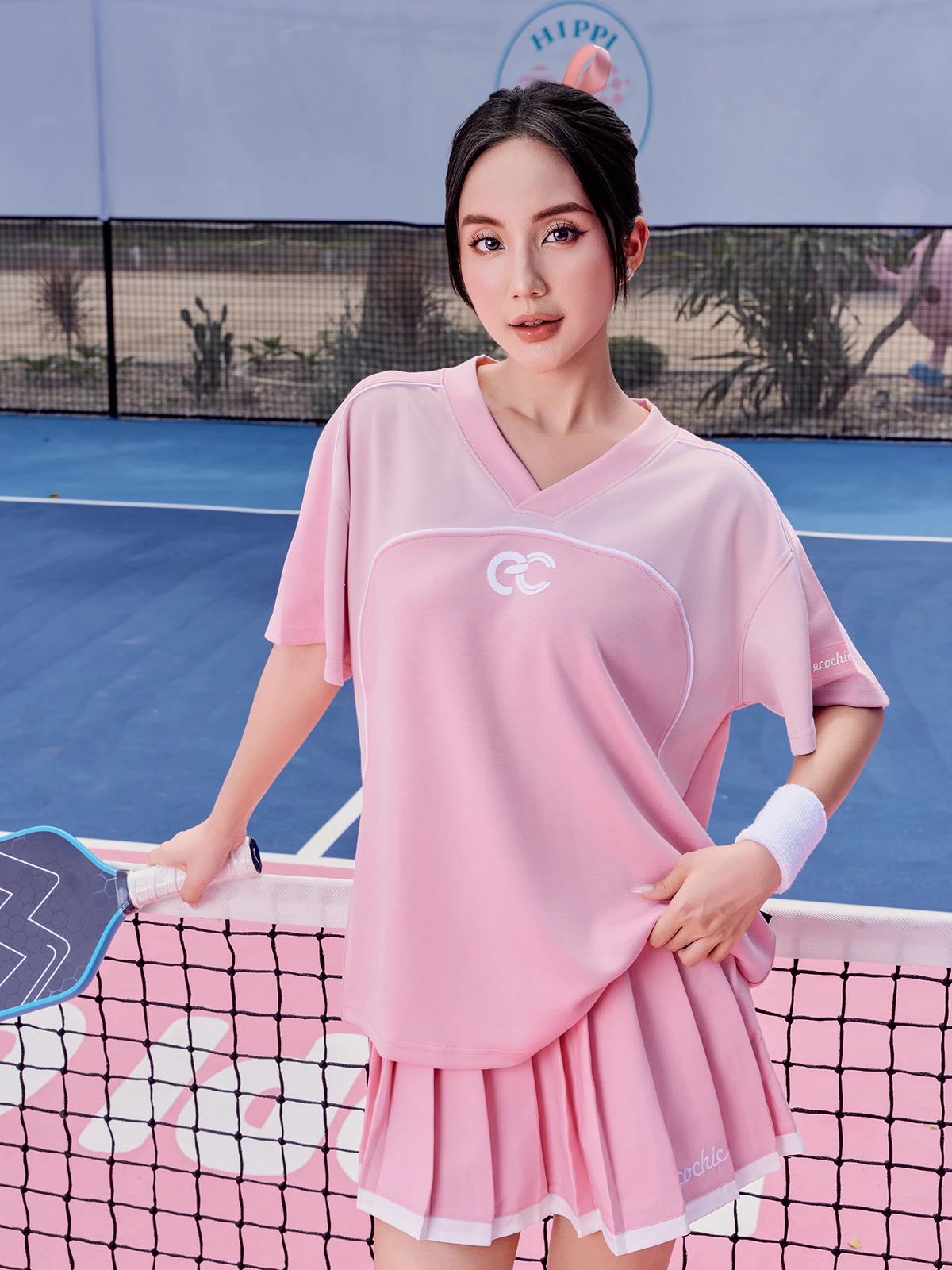 Chân Váy Xếp Li Nữ Ngắn Dáng Xoè ECOCHIC DELINE Logo Thêu Local Brand Màu Đen Hồng Be B079