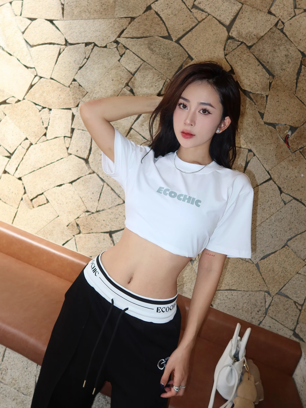 Áo Phông Basic ECOCHIC B081 Local Brand Chính Hãng Unisex Form Rộng Oversize Premium Cotton 100%