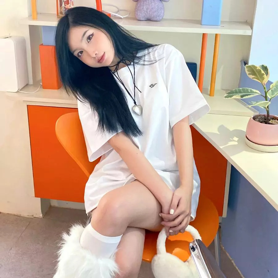 [ Restock Nhiều ] Karants Áo Thun Oversize Trơn Vải Cotton 2 Chiều Gắn Thanh Kim Loại Nam Nữ Unisex - KR212