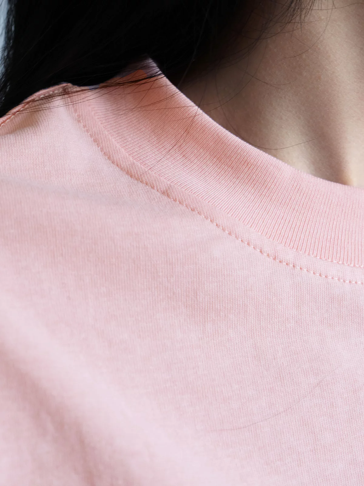 Áo Thun Cổ Tròn Ngắn Tay Màu Hồng Nhạt Sáng Da, Dáng Vừa, Chất Vải Cotton - The J Studio