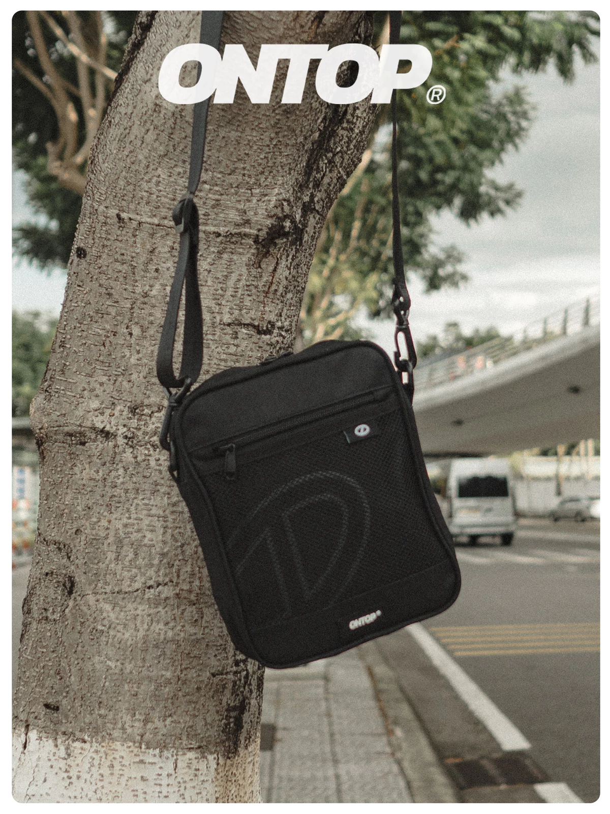 Túi đeo chéo vải canvas phối lưới ONTOP màu đen nhiều ngăn, đựng vừa khổ A5 local brand nam nữ Mesh Pocket | O-B59