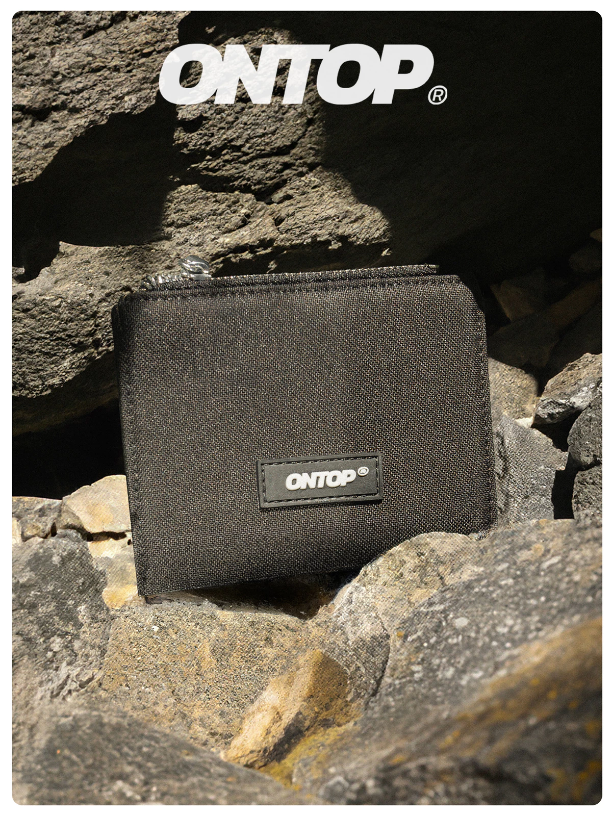 Ví canvas phối da local brand ONTOP nam nữ nhiều ngăn màu đen, kem Bi-Fold Bastille Wallet with Zip | O-V49