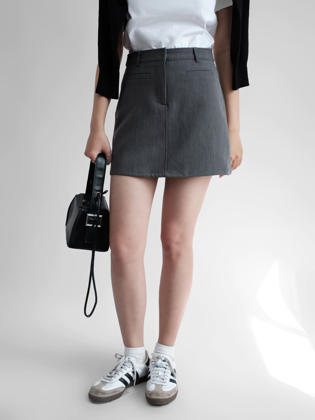 Chân Váy Chữ A Dáng Ngắn Màu Xám Và Đen Có Quần Bảo Hộ, Phong Cách Tối Giản Mini Skirt-THE J STUDIO