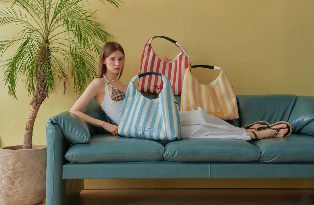 Túi Xách Hobo Canvas Kẻ Sọc SAIGONSWAGGER® STRIPE HOBO BAG