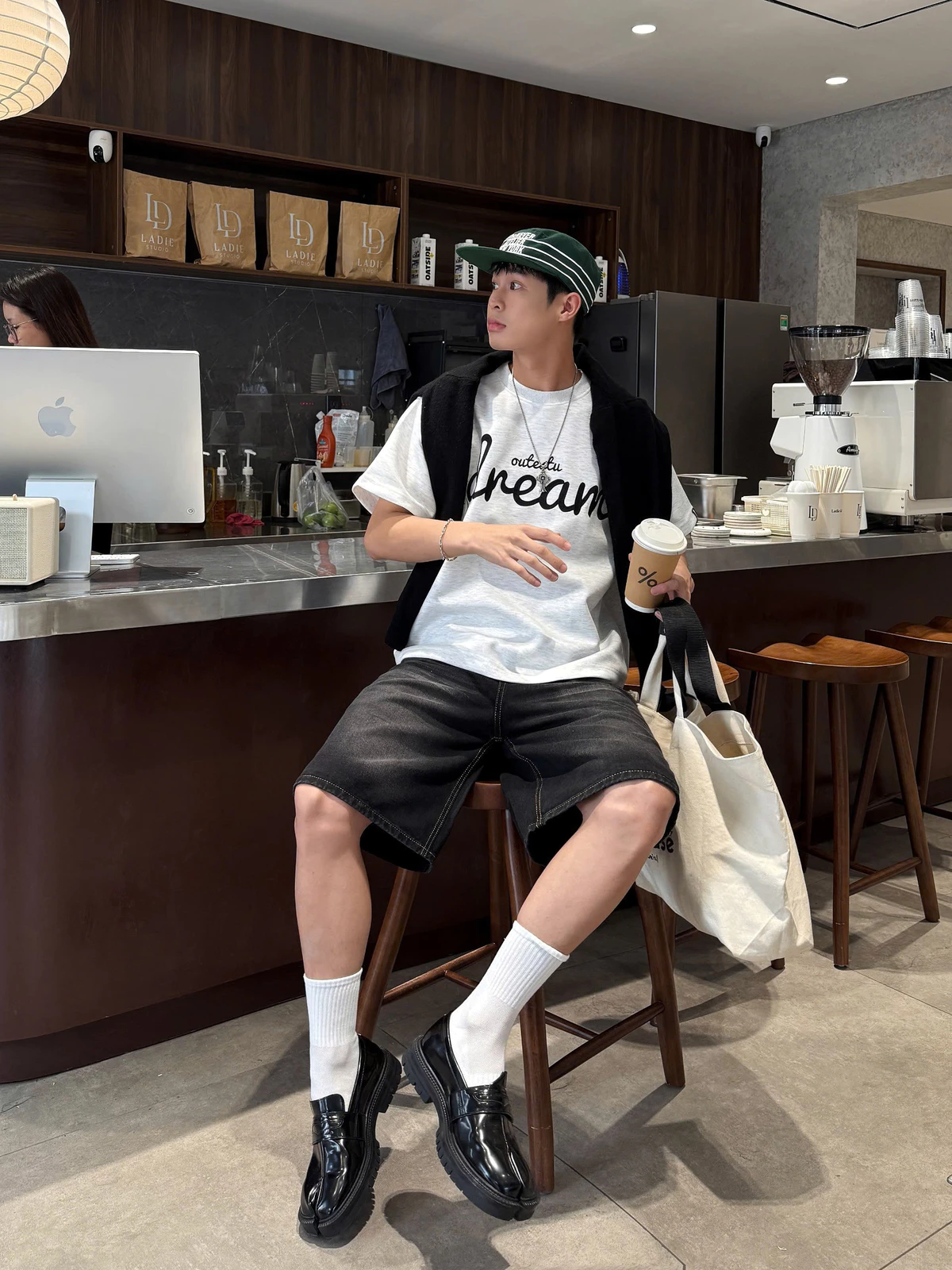 Áo Thun Form Boxy Outerity Dream Nỉ Hai Da Cổ Tròn Unisex Local Brand / Dreamer Collection