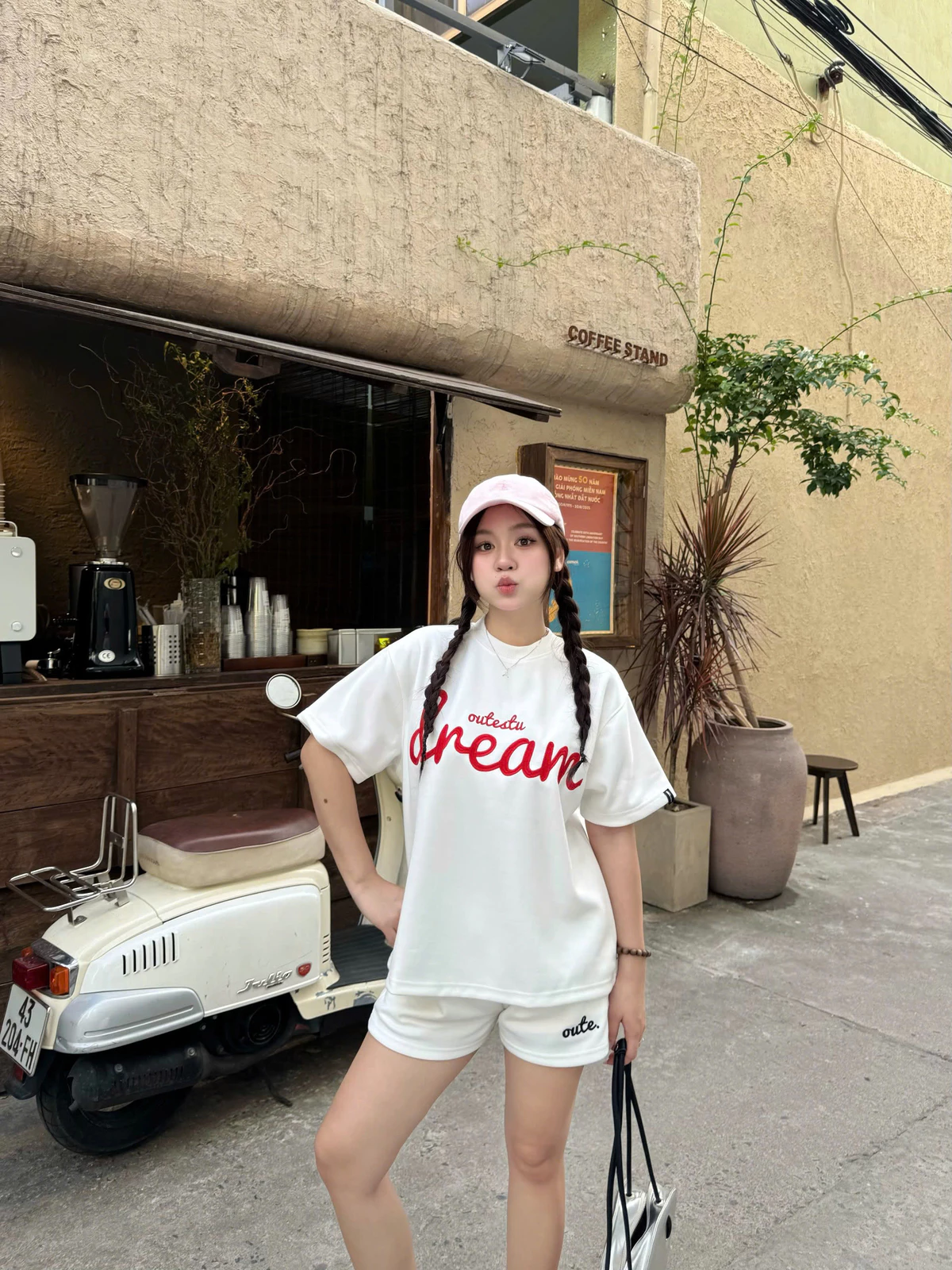 Áo Thun Form Boxy Outerity Dream Nỉ Hai Da Cổ Tròn Unisex Local Brand / Dreamer Collection