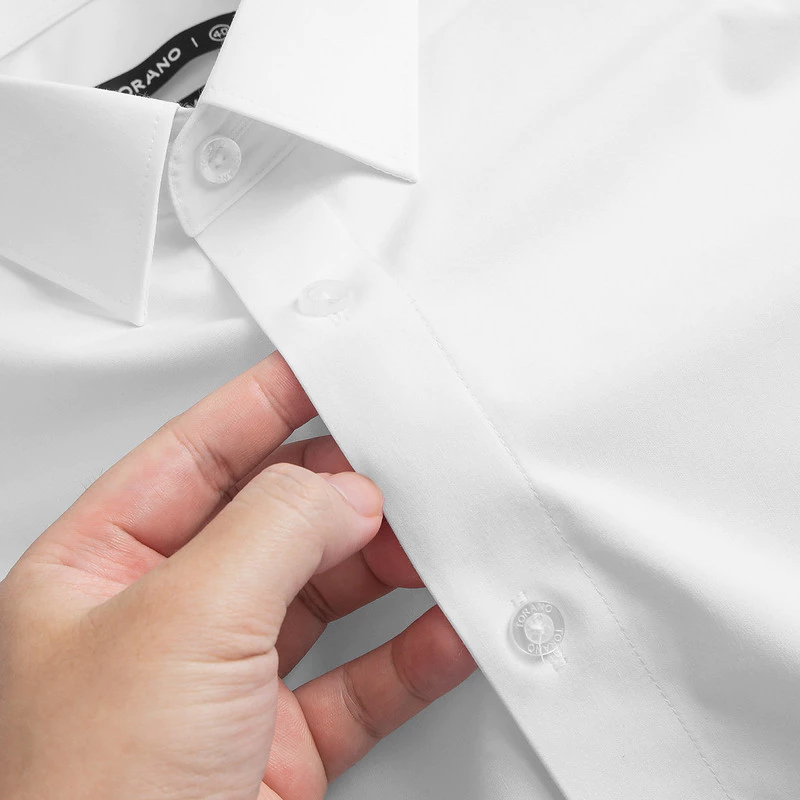 Sơ mi ngắn tay SHORTS SLEEVE SHIRTS TORANO trơn, thêu logo ở nẹp cúc lịch sự, chống bám bụi GSTB020