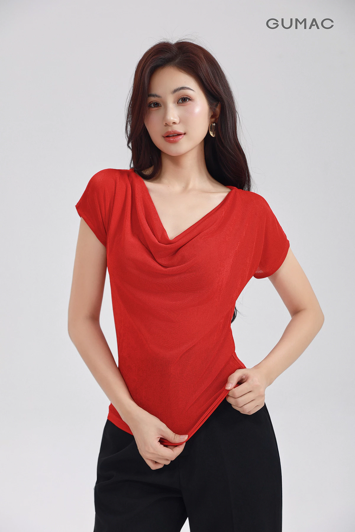 Áo Thun Cổ Đổ GUMAC Áo Thun Kiểu Sang Trọng Áo Đi Tiệc Thun Ánh Nhung Tôn Dáng ATE01031