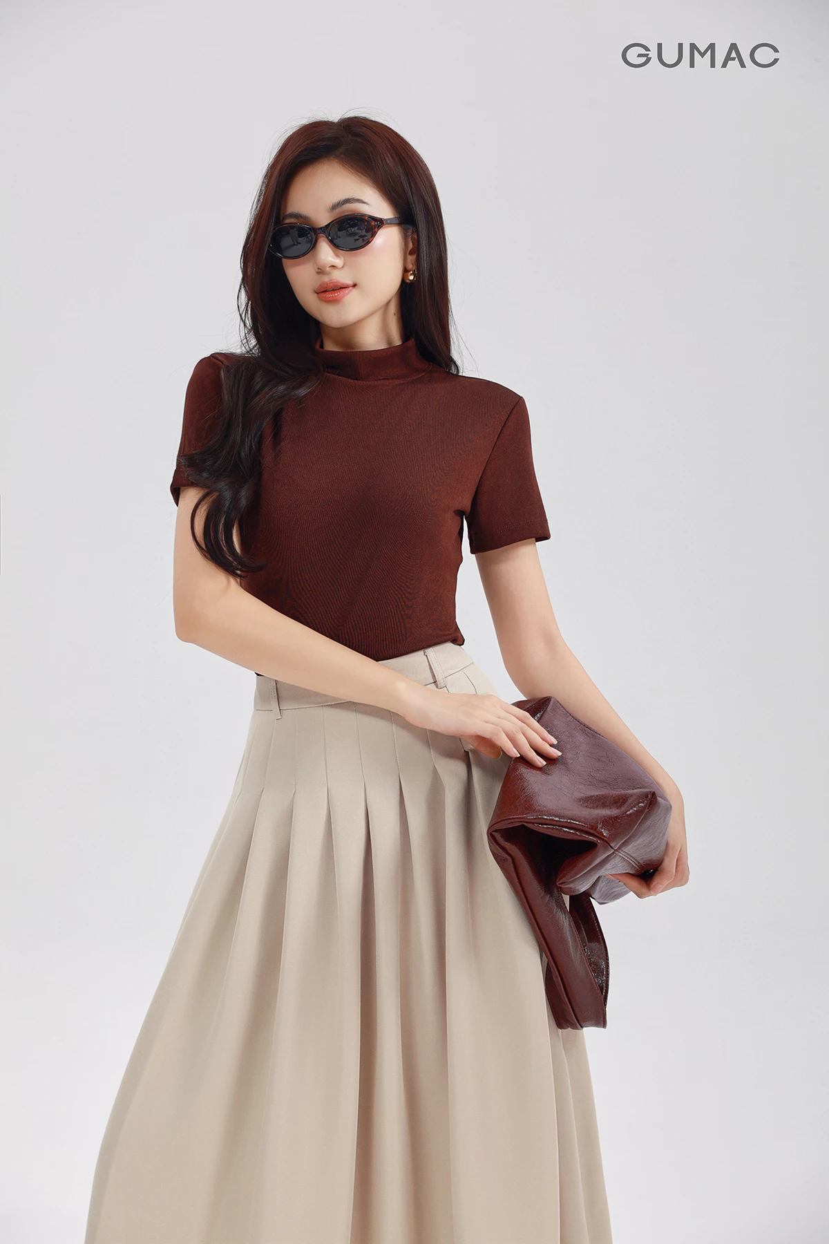 [NHẬP MÃ AFFNXY4 GIẢM 39K] Áo Thun Cổ Lọ Nữ GUMAC Áo Thun Gân Phom Ôm Co Giãn Nhiều Tôn Dáng LATE1111 - LATG08046