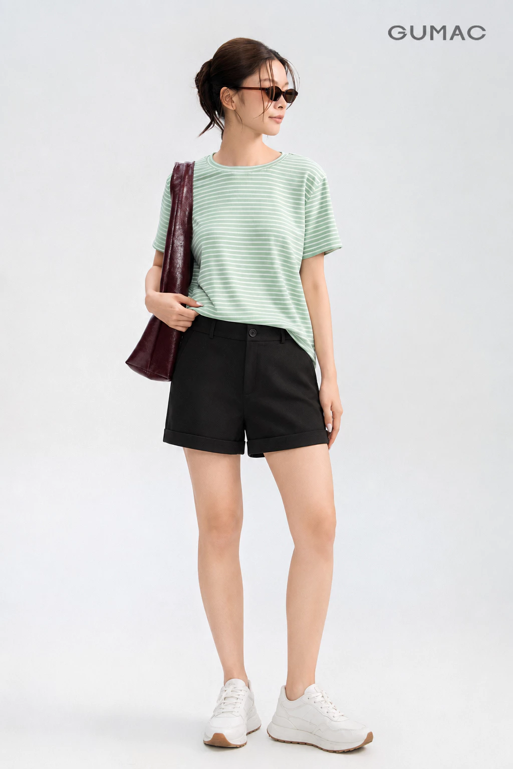 Quần Short GUMAC Nữ Form A Cơ Bản Lưng Rời 2 Túi Dọc Nút Baget Lai Lật Thời Trang LSHG05073