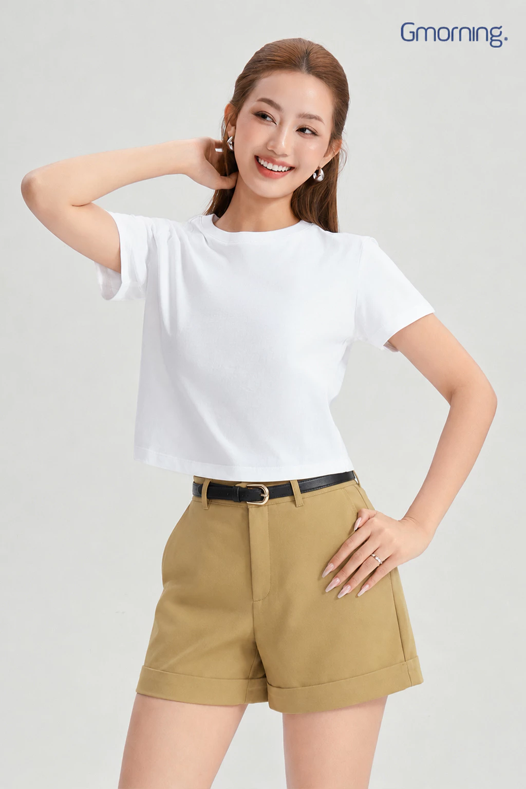 Quần Short GUMAC Nữ Form A Cơ Bản Lưng Rời 2 Túi Dọc Nút Baget Lai Lật Thời Trang LSHG05073