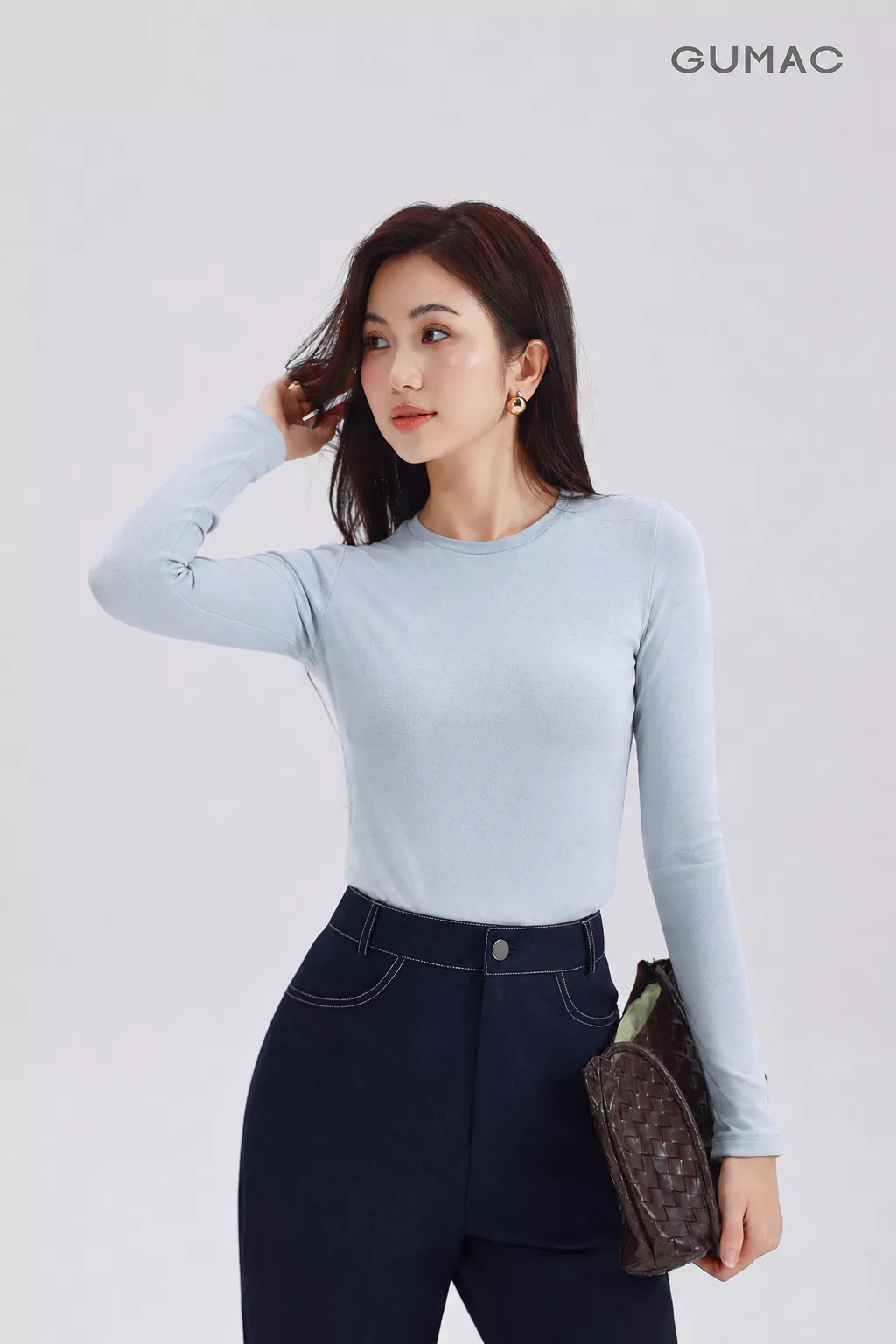 Áo Thun Nữ GUMAC Form Ôm Tay Dài Cổ Tròn Viền Nẹp Tinh Tế Nữ Tính LATG05057
