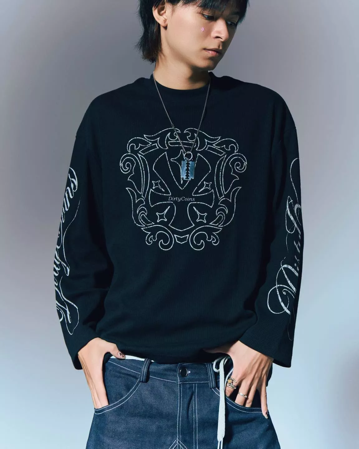 Áo thun tay dài DirtyCoins Dico Regal Crest