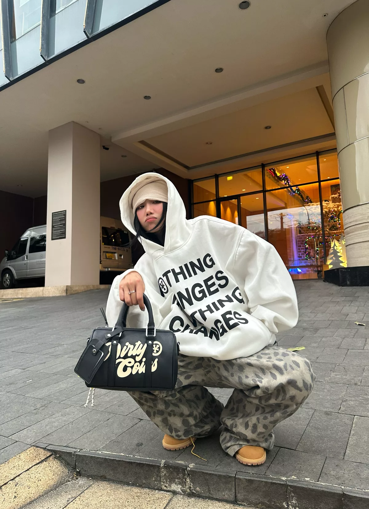 Túi xách DirtyCoins Logo Mini Bowler Bag