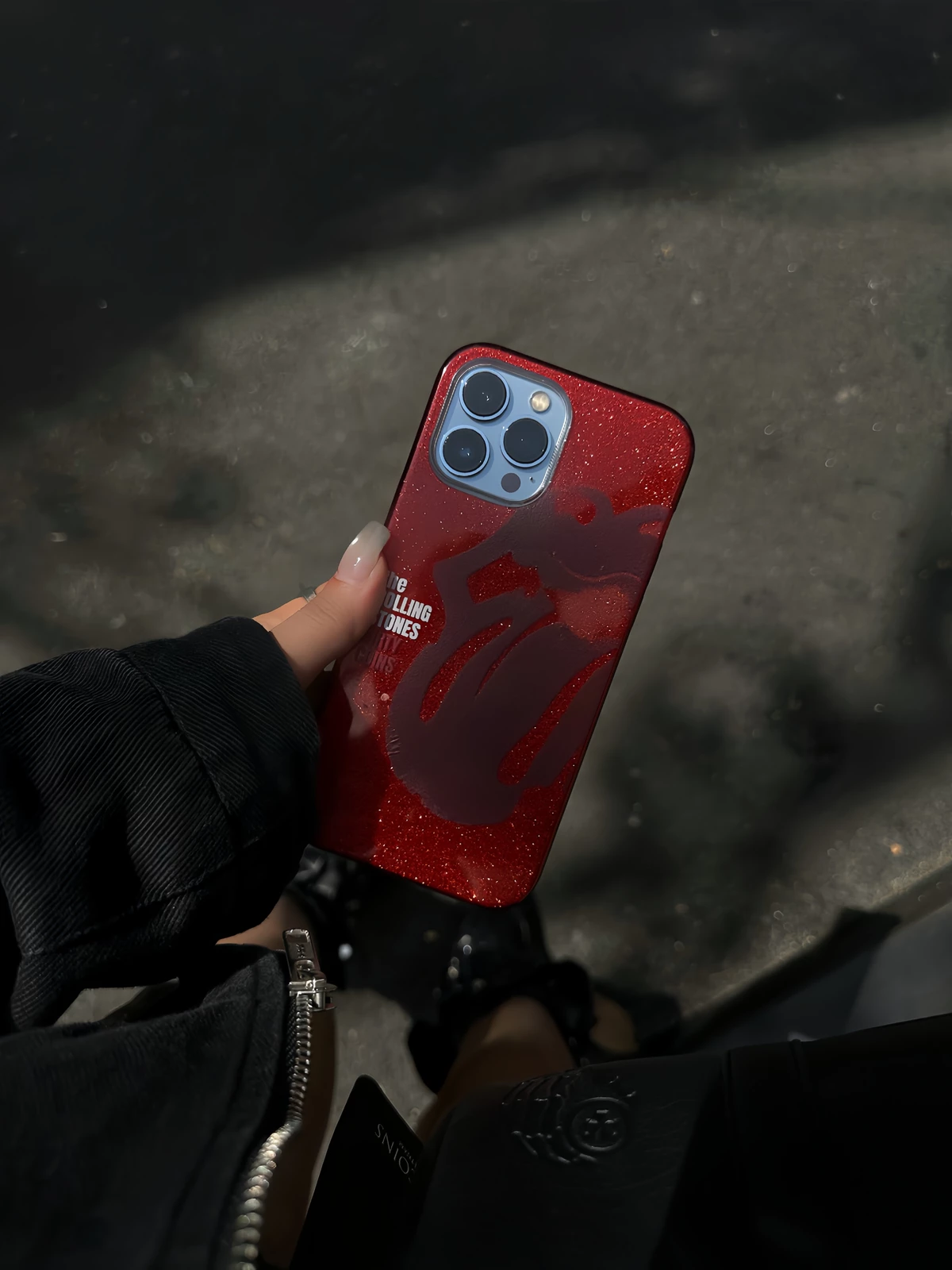 Ốp Lưng iPhone DirtyCoins Noise Tongue Red