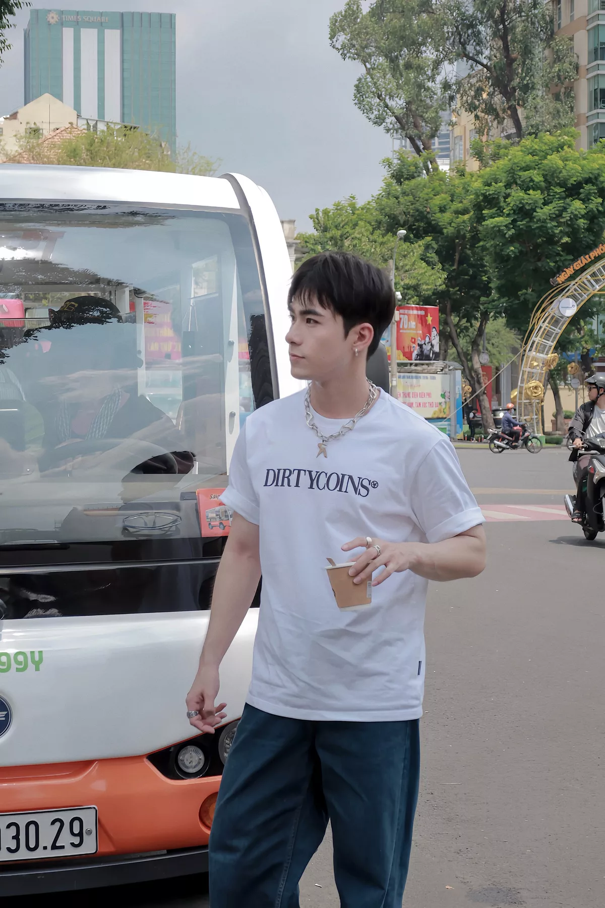 Áo thun Dirtycoins Serif T-shirt