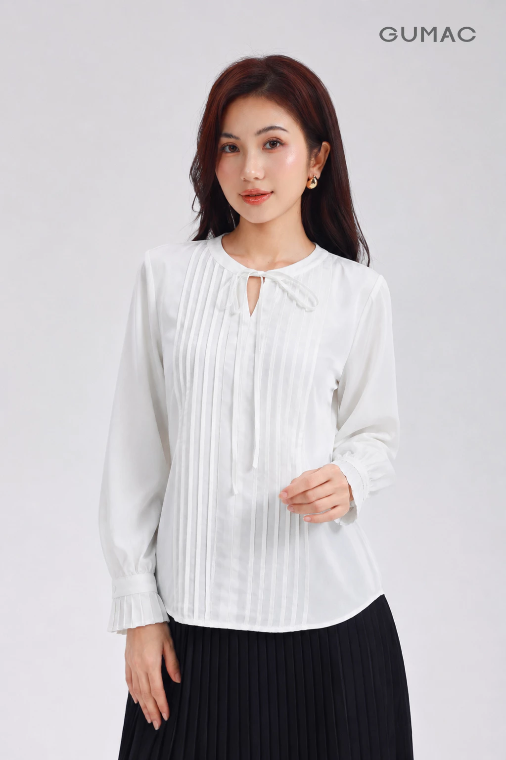 Áo Kiểu Nữ Gmorning - GUMAC Form Suông Tay Dài Cổ Cột Dây Xếp Ly Thân Trước Thanh Lịch Tôn Dáng YAG05003