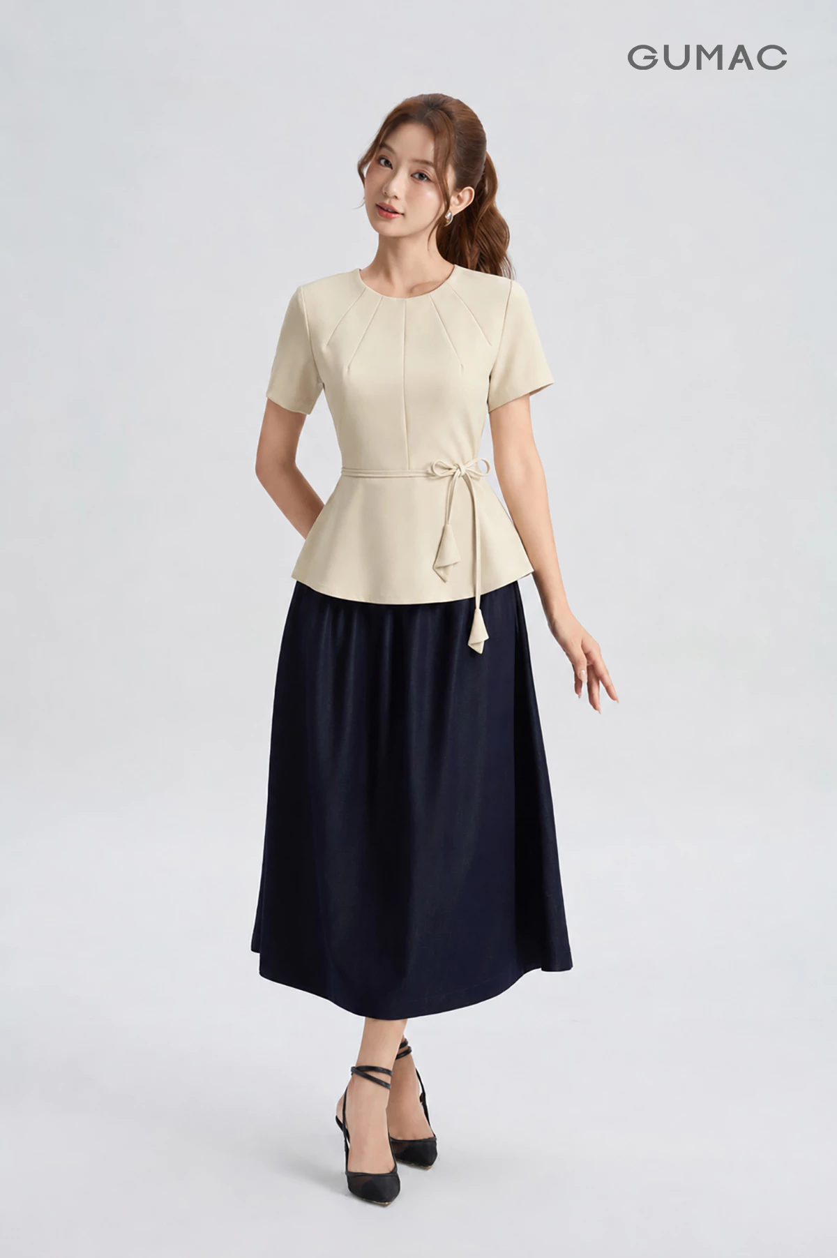 [NHẬP MÃ AFFTHAG GIẢM 99K] Áo Kiểu Nữ GUMAC Form Peplum Cổ Tròn Tay Ngắn Chiết Eo Phối Dây Thắt Eo Nữ Tính LAG06032