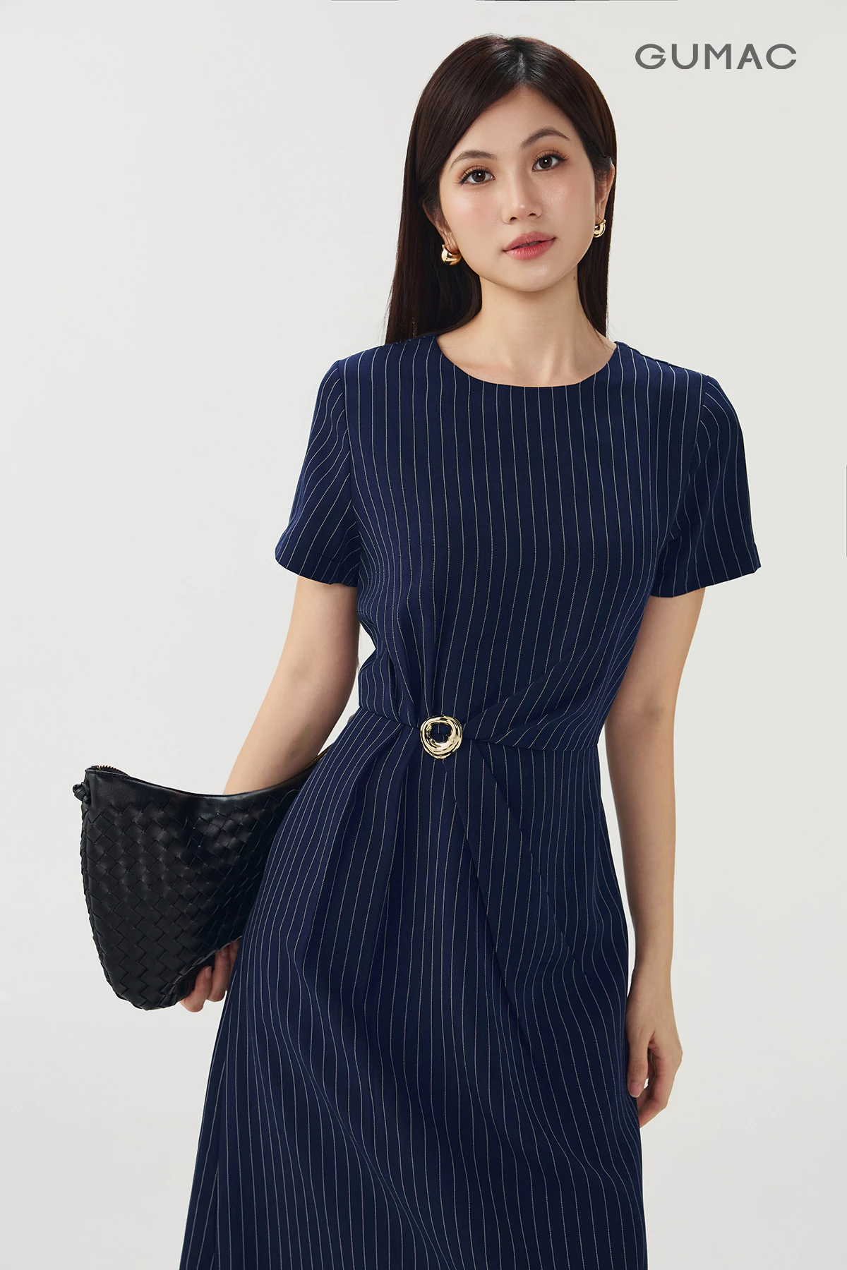 Đầm Nữ GUMAC Dáng Xòe Draping Cổ Tròn Tay Ngắn Có Túi Sườn Tiện Lợi Đính Phụ Kiện Thanh Lịch DG07101