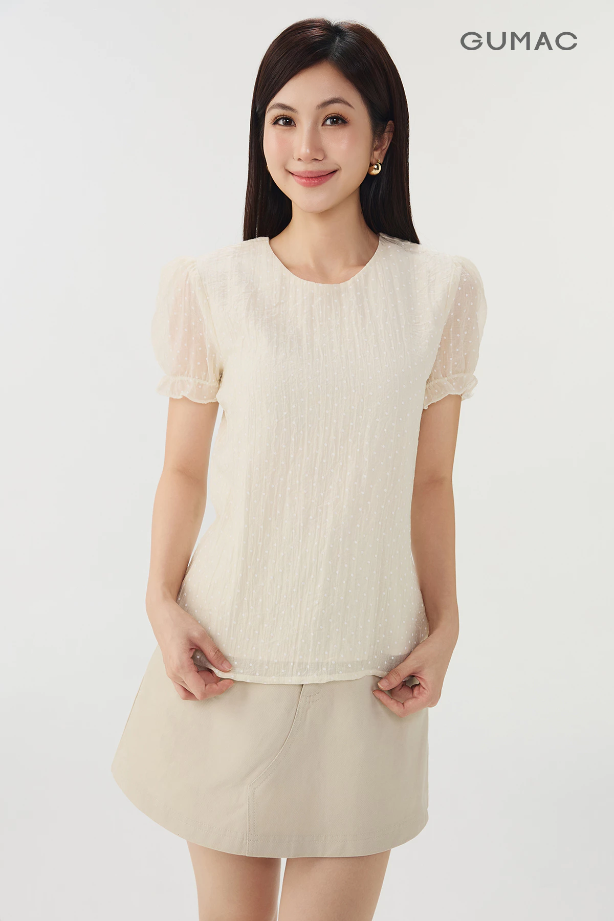 [VOUCHER 25%] Áo Kiểu Nữ GUMAC Chấm Bi Form Suông Cổ Tròn Tay Phồng Nhún Chất Liệu Tơ Hai Lớp Thanh Lịch LAG07075