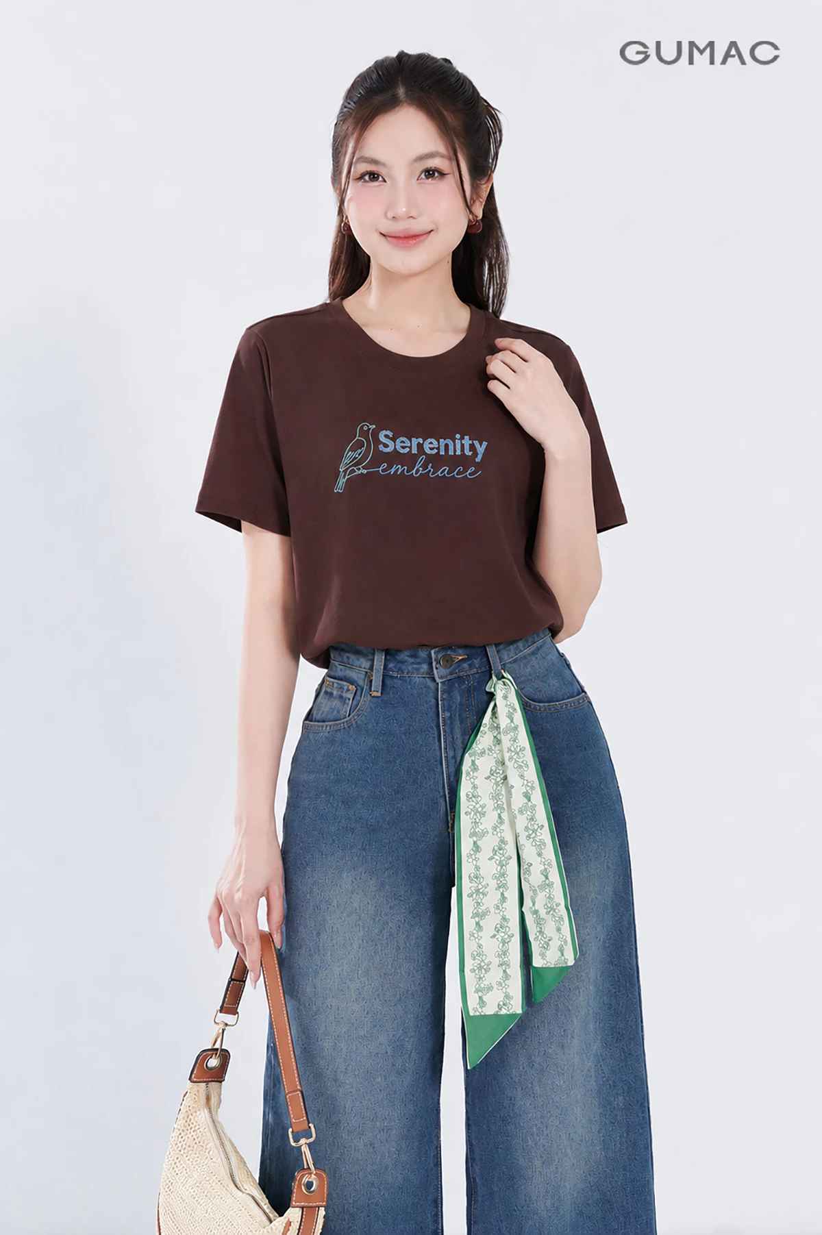 Áo Thun Nữ Gmorning - GUMAC Form Rộng Hình Thêu Xù Chữ Nổi Thanh Lịch Thời Trang YATG08045