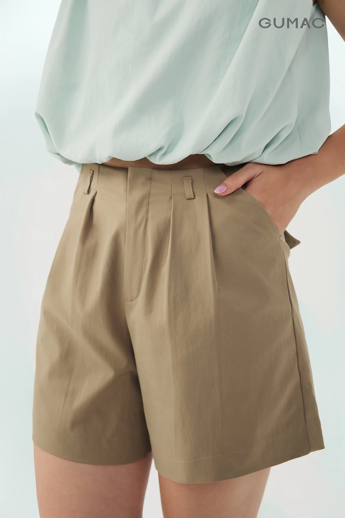 Quần Short Kaki Gmorning - GUMAC Form Suông Rộng Xếp Ly Thân Trước Túi Xéo Tiện Lợi YSHG06006