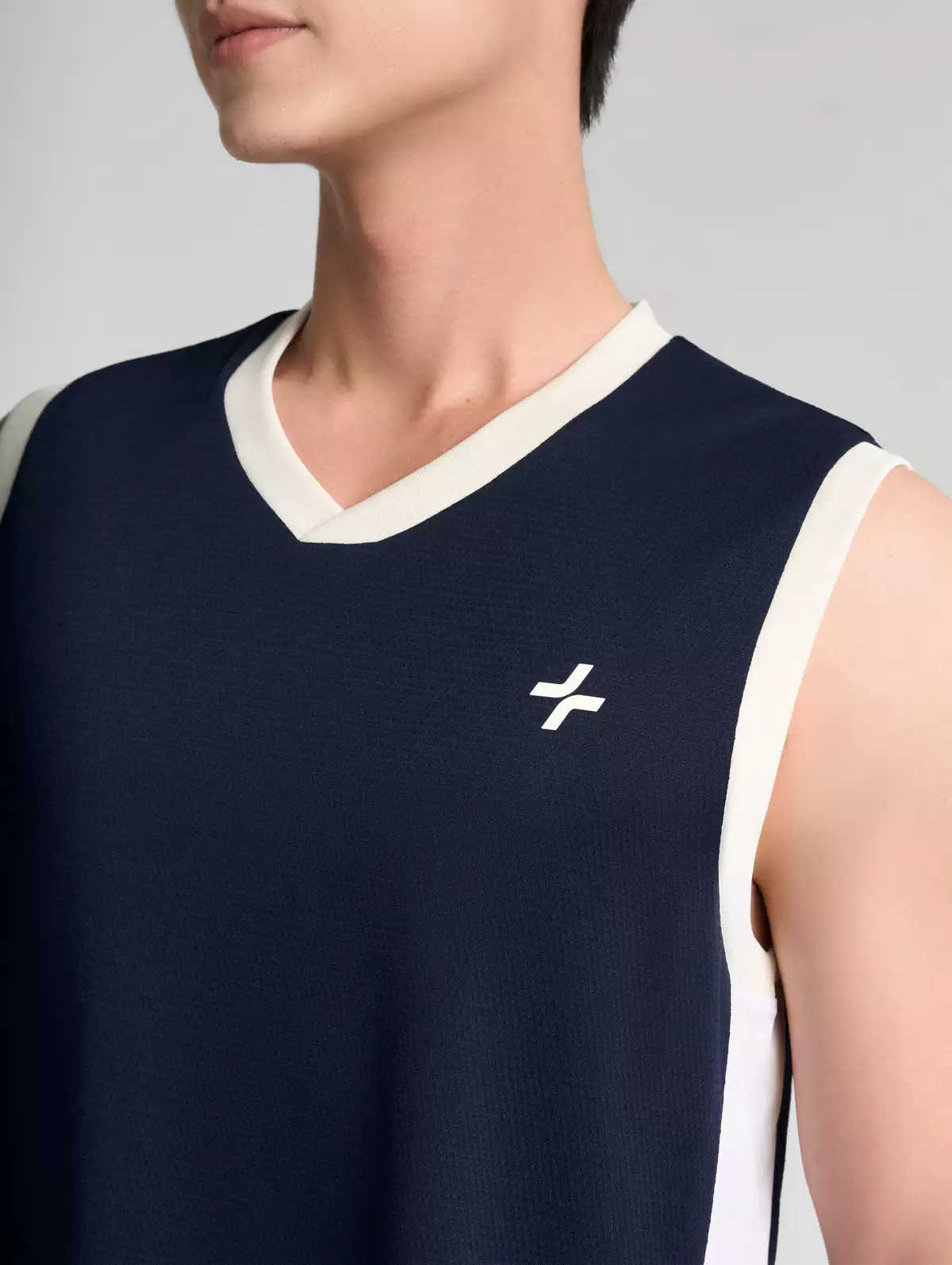 [TẶNG COMBO2TẤT ]Áo sát nách Tanktop cổ V cầu lông Slide Flow Smash Energy thoáng mát nhanh khô, hạn chế ma sát Coolmate
